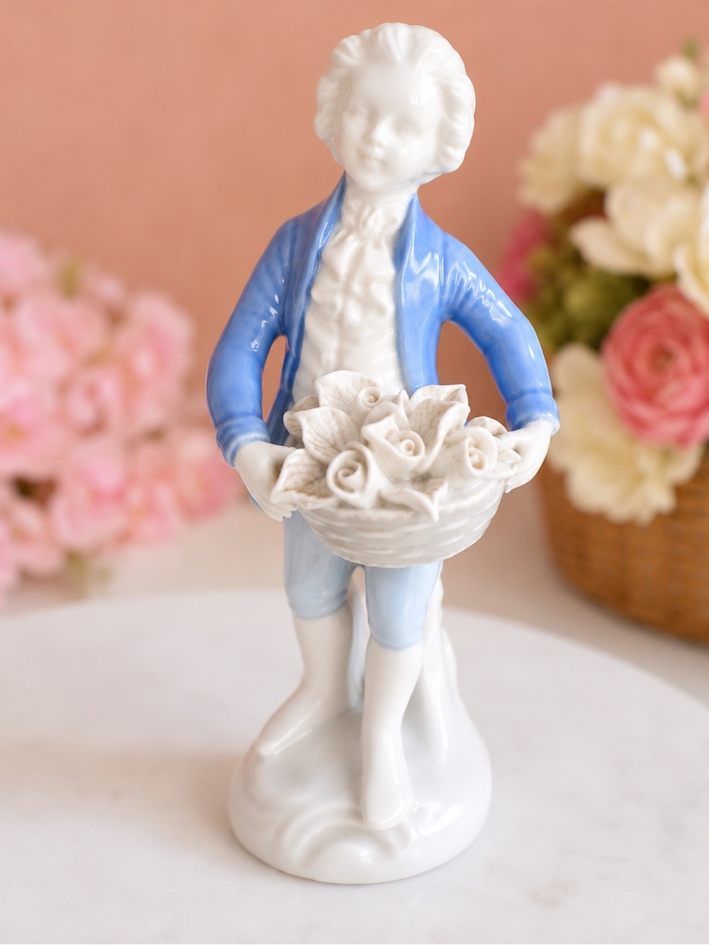 Vintage Cepullo Bavaria Porcelain Gentleman Flower Seller Figurine Germany